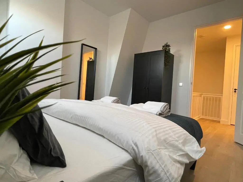 Happy 3 Bedroom Serviced Apartment 106m2 -MNL H-