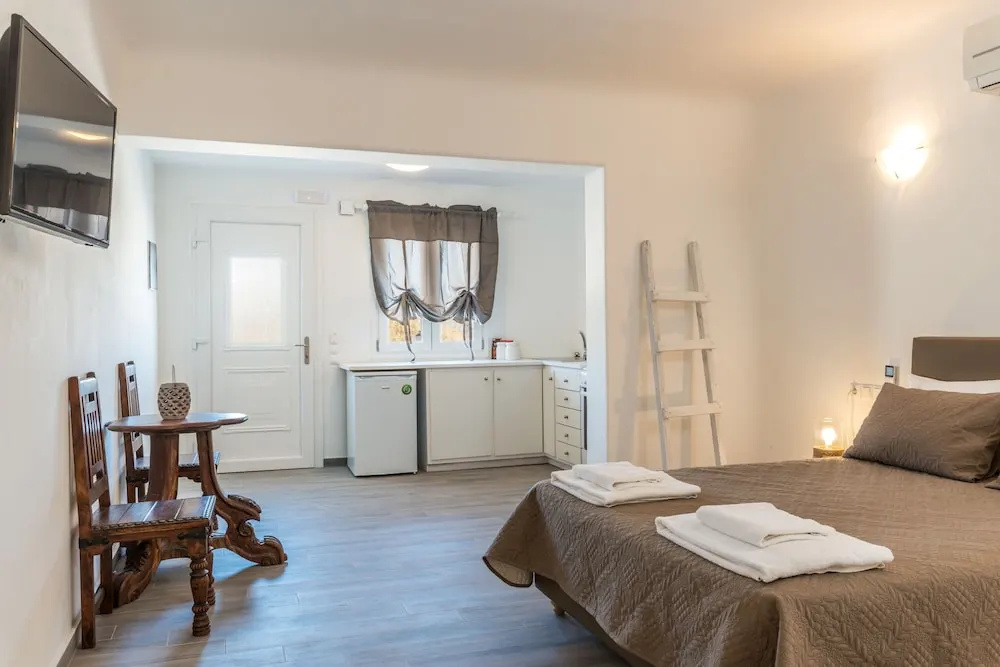 Elenis Village Suites