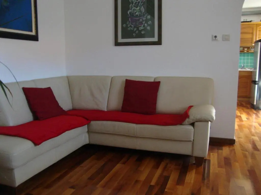 Longo apartment