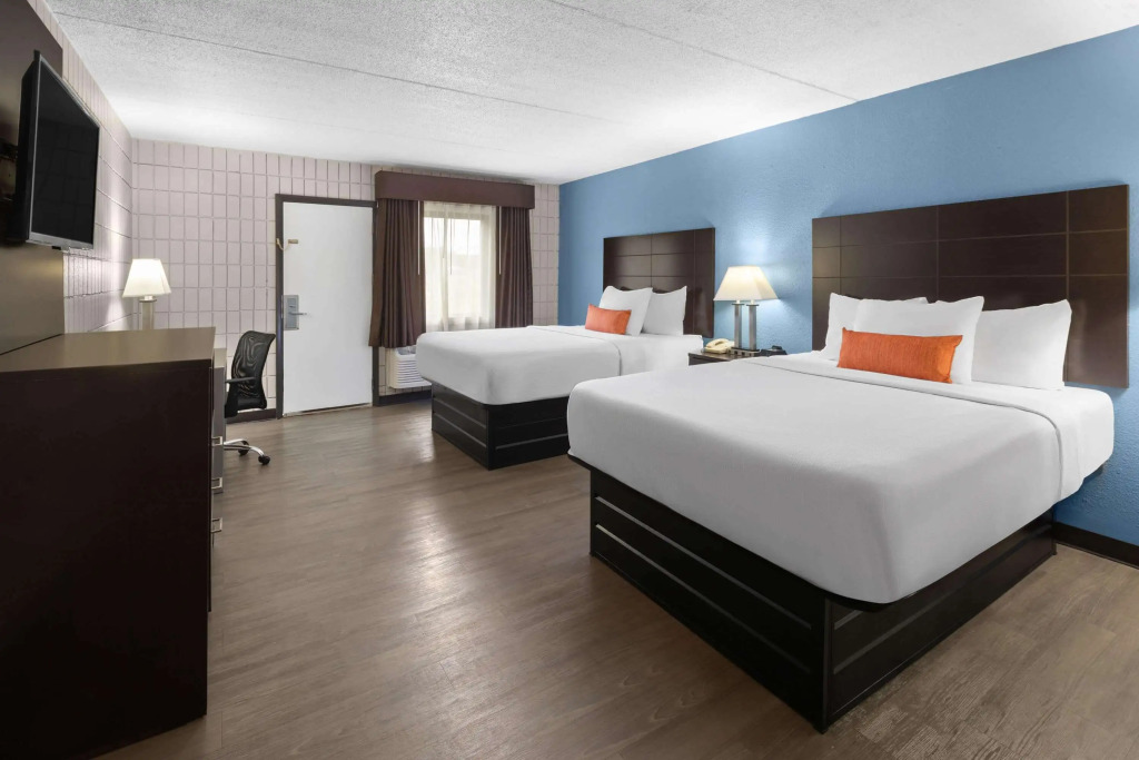 Baymont Inn and Suites by Wyndham Farmington, MO