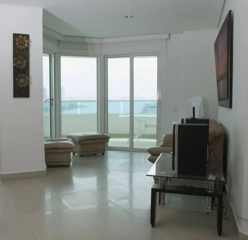Apartment in Cartagena Ocean Front 2tl14 With Air Conditioning and Wifi