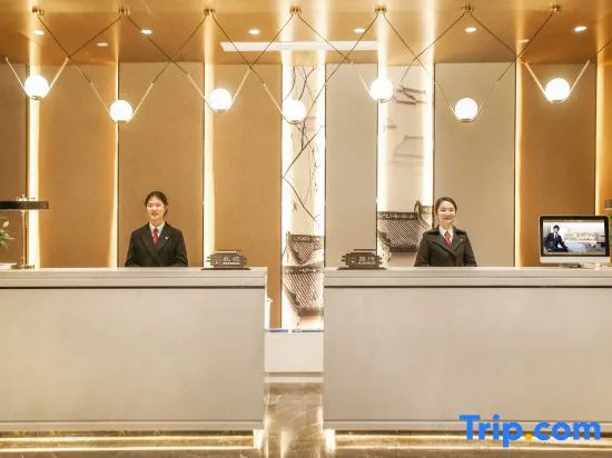 GreenTree Eastern Hotel (Chongqing Jiefangbei Qixinggang Metro Station)