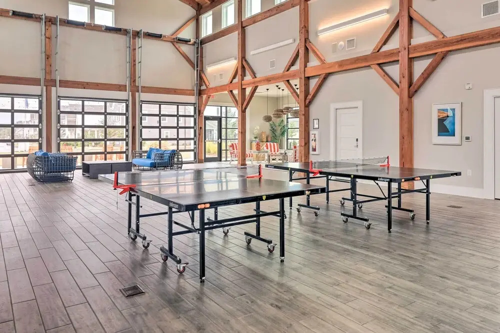 Beaufort Townhome w/ Game Room: 8 Mi to Beaches!