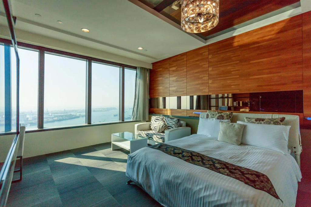 85 Traveler Holiday Service Apartment