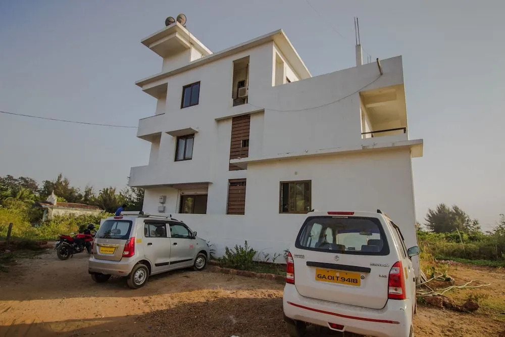 OYO 24768 Home Beach View Stay Morjim