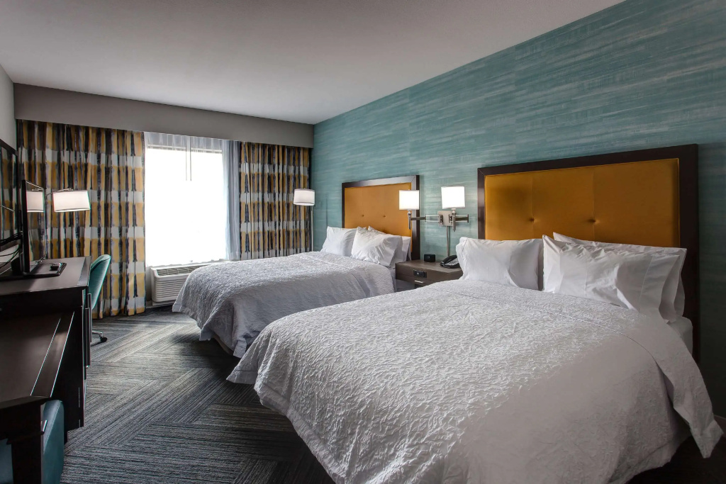 Hampton Inn & Suites-Wichita/Airport, KS