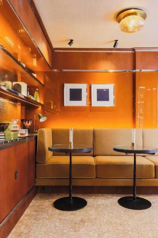 Confidential Room 1, a Stones Throw From the Louvre