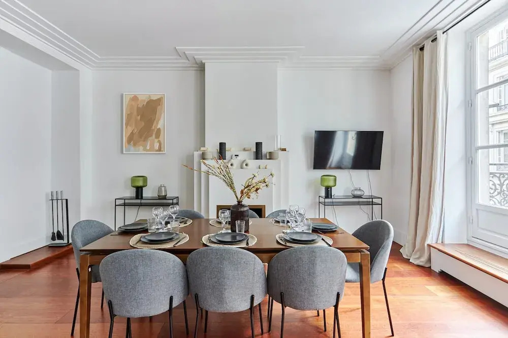 Sublime 3 Bedroom Flat Palais Royal Bourse