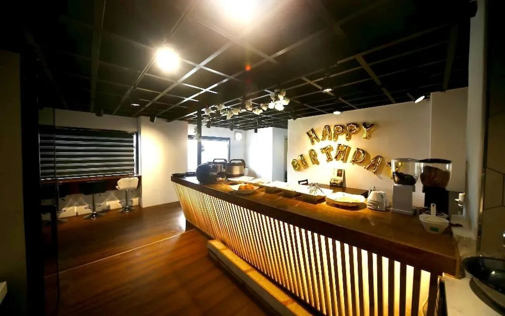 Cheongju Business Hotel JA