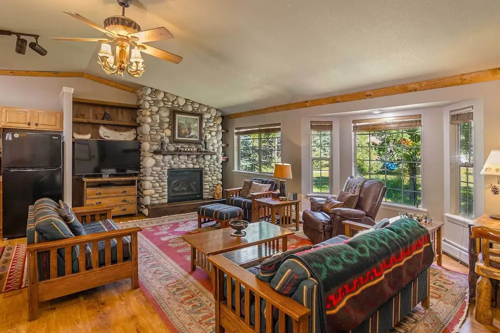Cozy Home w/ Hot Tub: 7 Mi to Pagosa Hot Springs