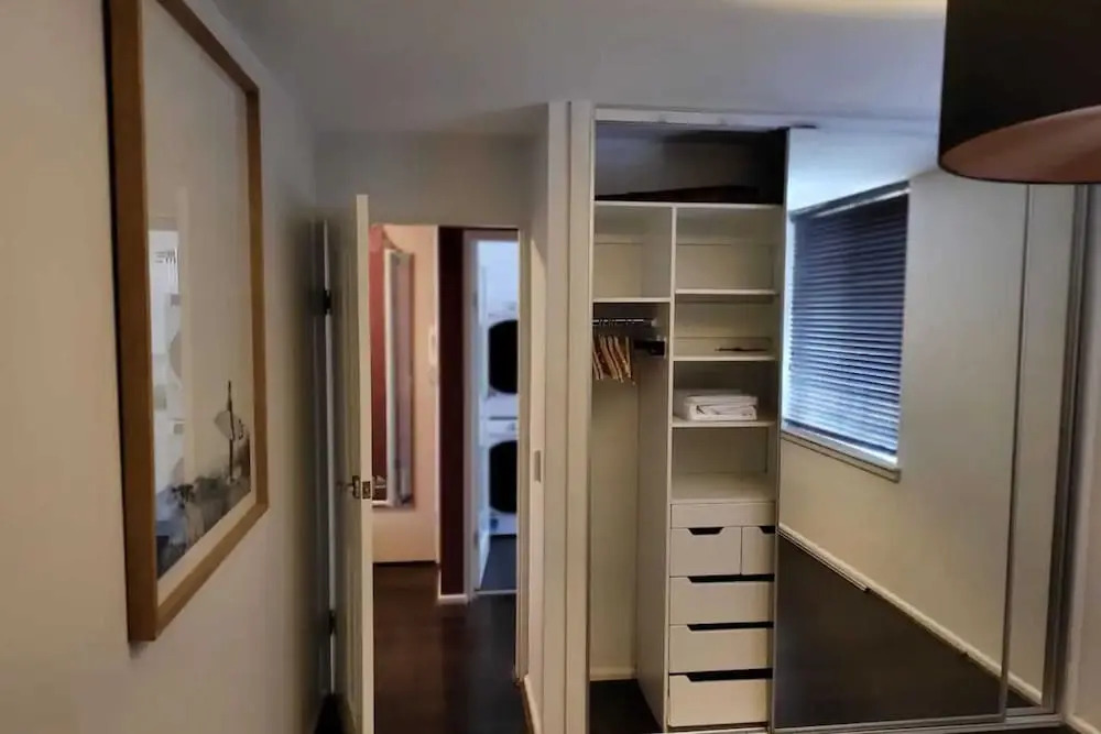 Homely 1 Bedroom Retreat in South Yarra With Balcony