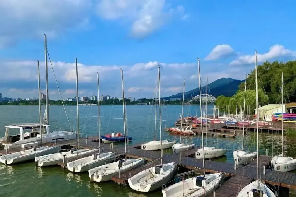 Atour Hotel Nanjing Xinjiekou Deji Plaza