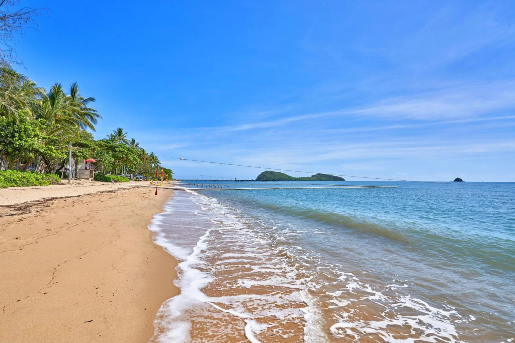 Beach Club Oceanview Apartment 1221-2 Palm Cove