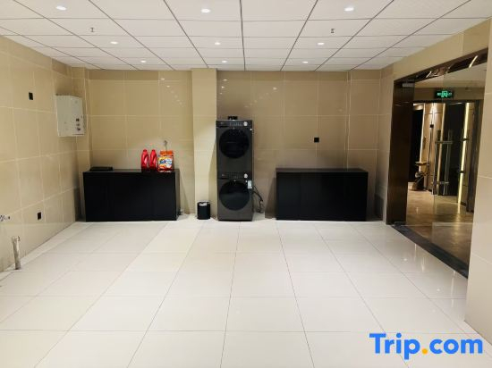 Minshan Sun Tribe Hotel