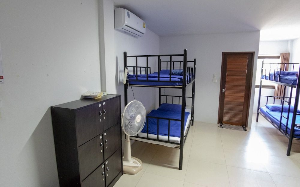 P & T Guesthouse