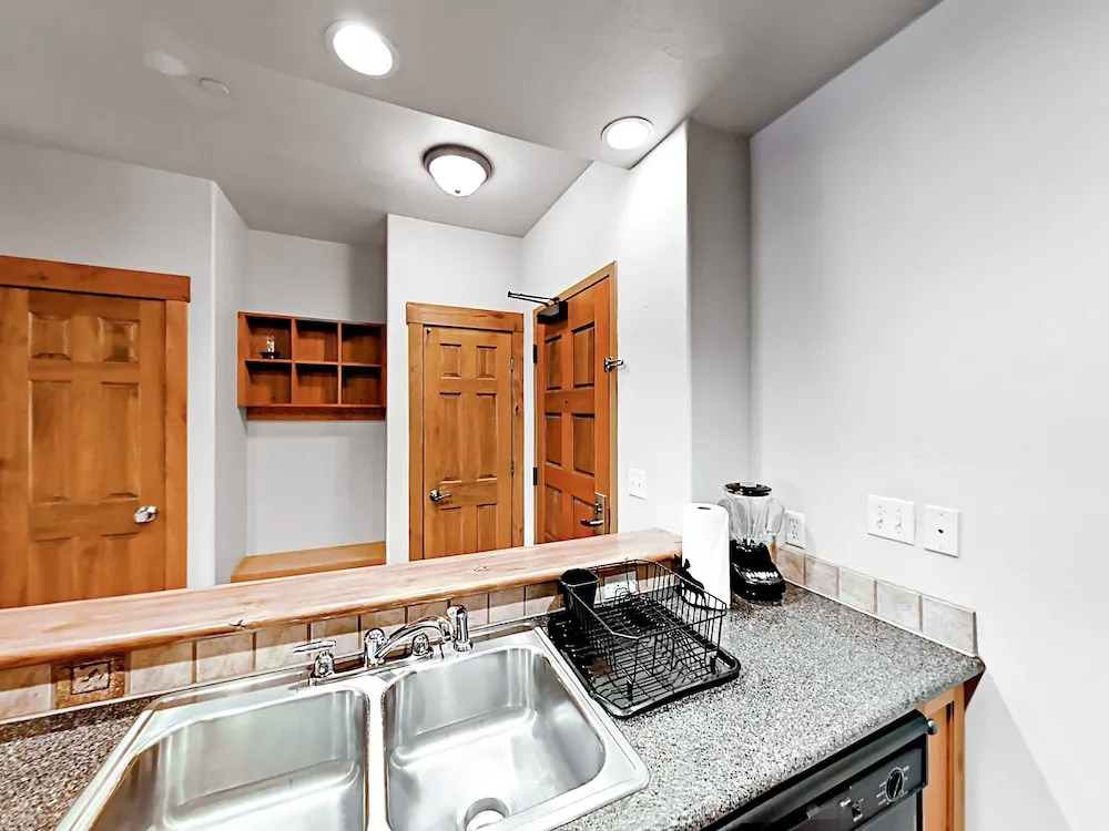 2920 Village Dr Condo Unit 2209 1 Bedroom 1 Bathroom Condo