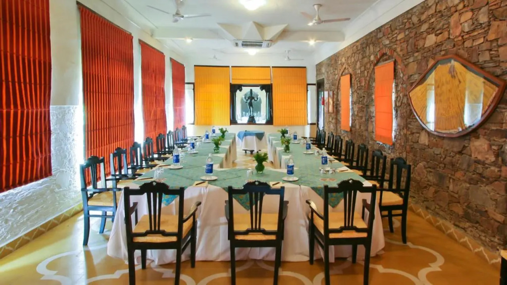 Neemrana Fort-Palace