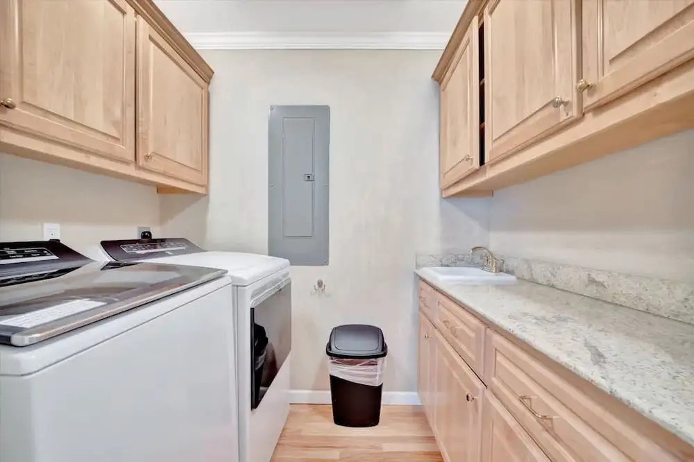 Stones Throw Beachfront Premier Suite 4 Views