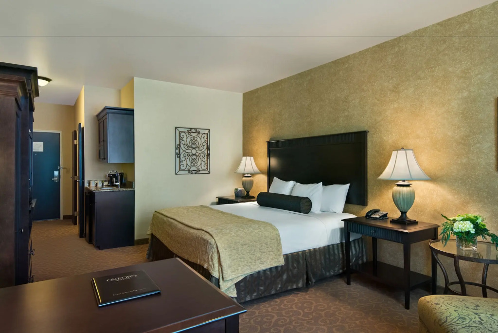 Oxford Suites Boise
