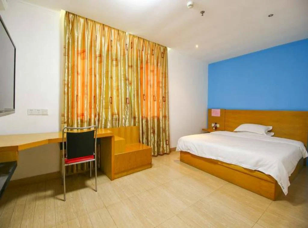 V8 Theme Hotel Lingshan