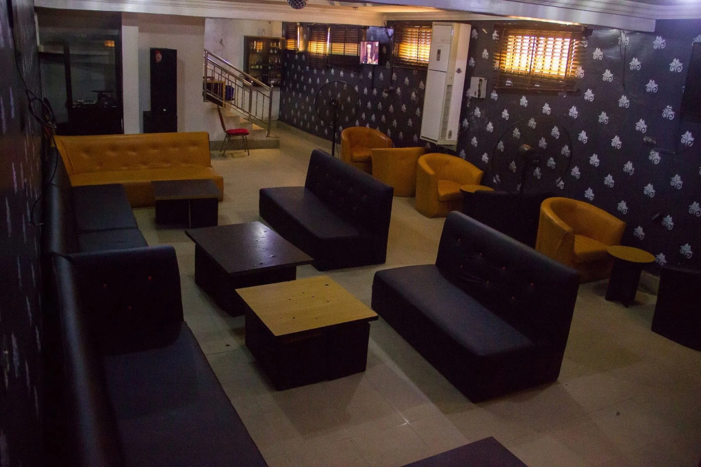 Glasshouse Hotel and Suites