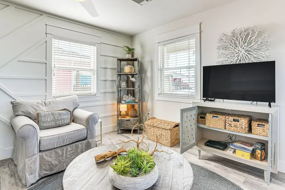 Modern Coastal Farmhouse: Walk to Surfside Beach!