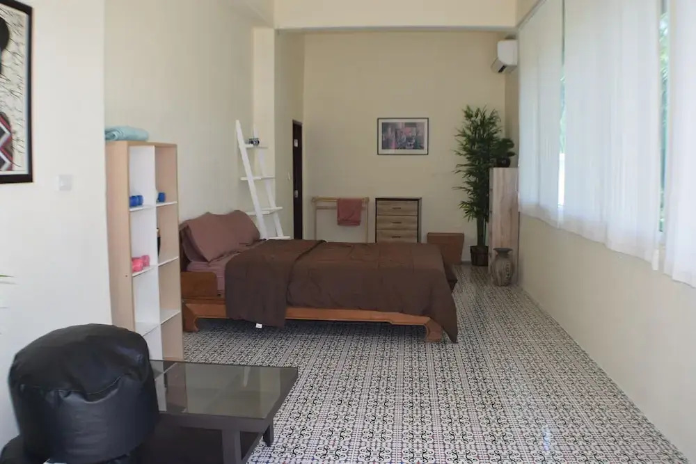 Very large Villa suitable for a large group up to 10 people or even 2 families