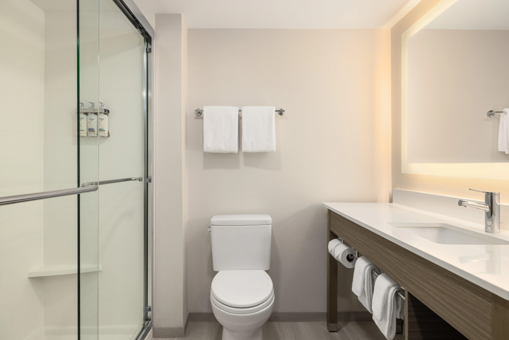 Holiday Inn Express Fayetteville Fort Bragg by IHG