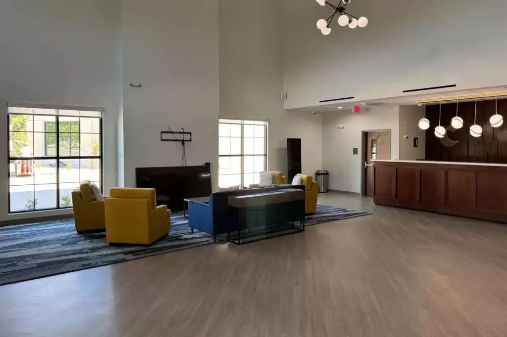 Comfort Inn & Suites Huntsville Near University