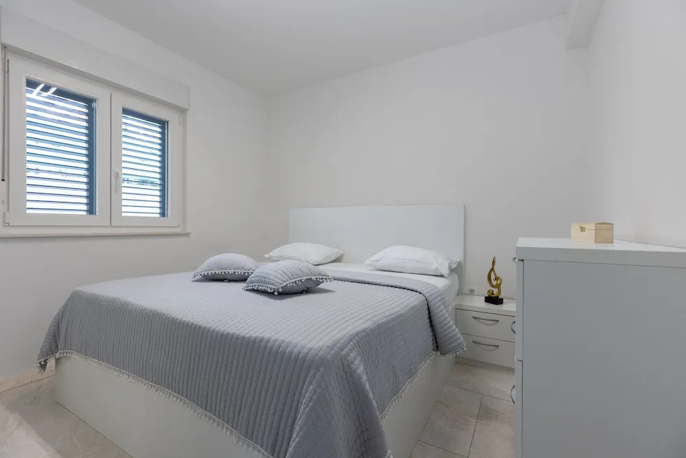 Holiday Home Miriam Kastela With a Private Pool