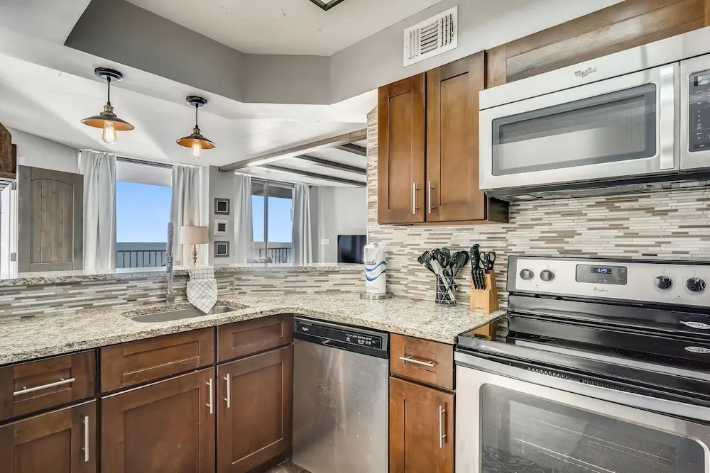 Aquavista Condominiums by Realjoy Vacations