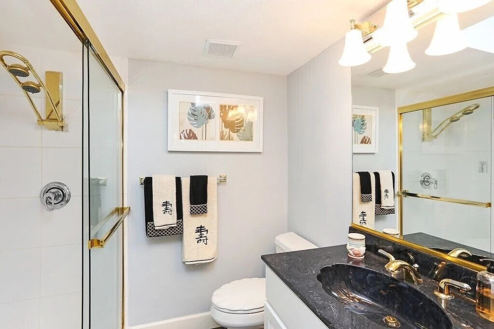 Gulf And Bay Club- B507 Great Location! 2 Bedroom Condo