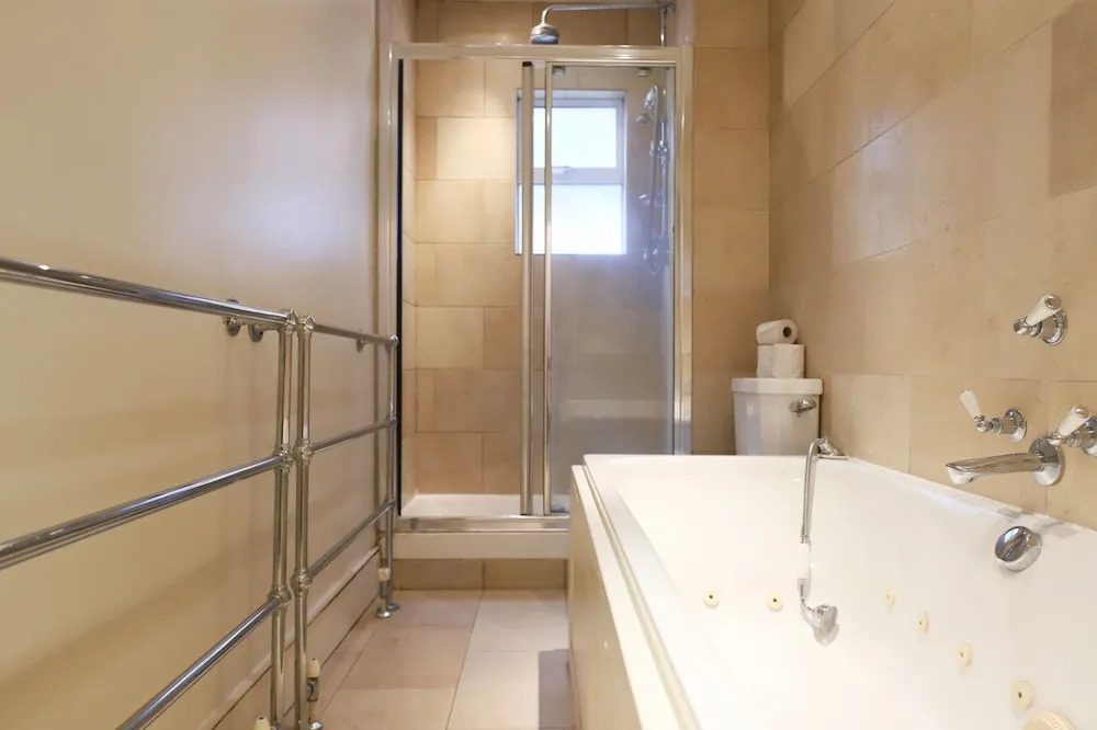 Spacious 4 Bedroom Property With Garden