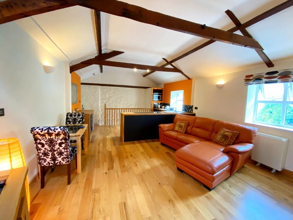 Upper Stable - The Stables Apartments at Meadfoot Bay