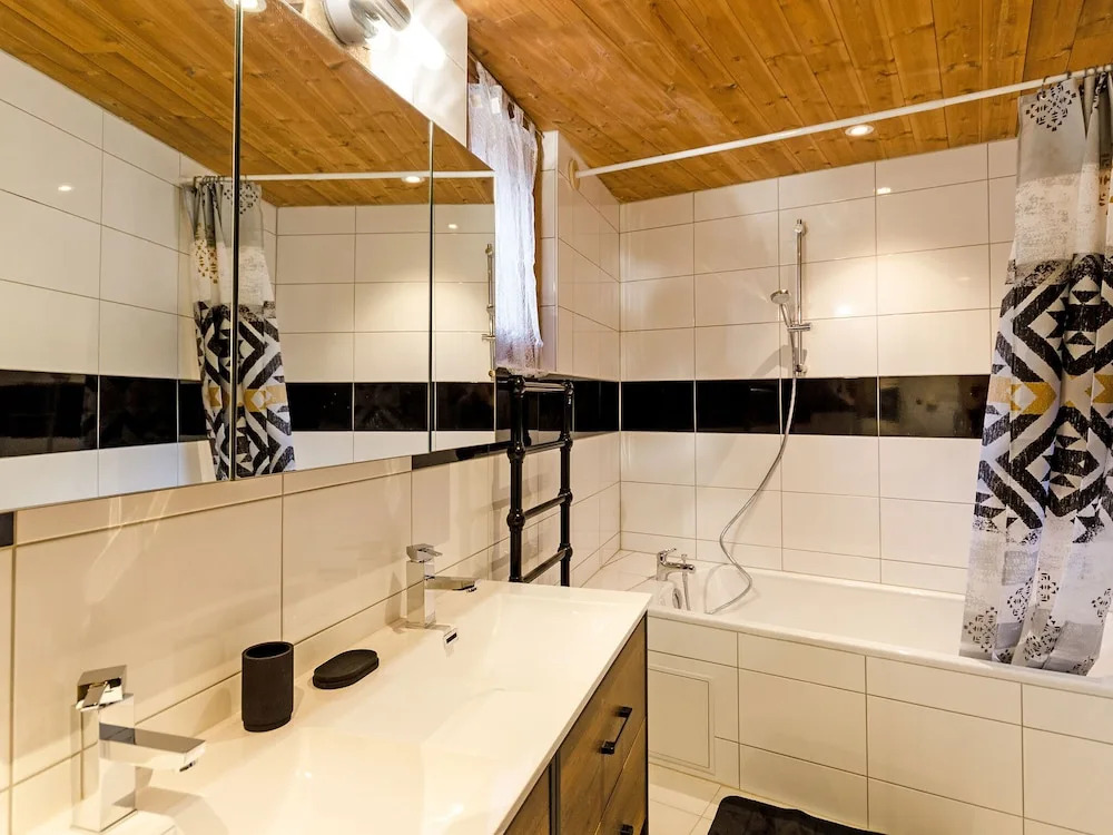 Friendly Chalet Located 150 m From the Charming Village of Peisey