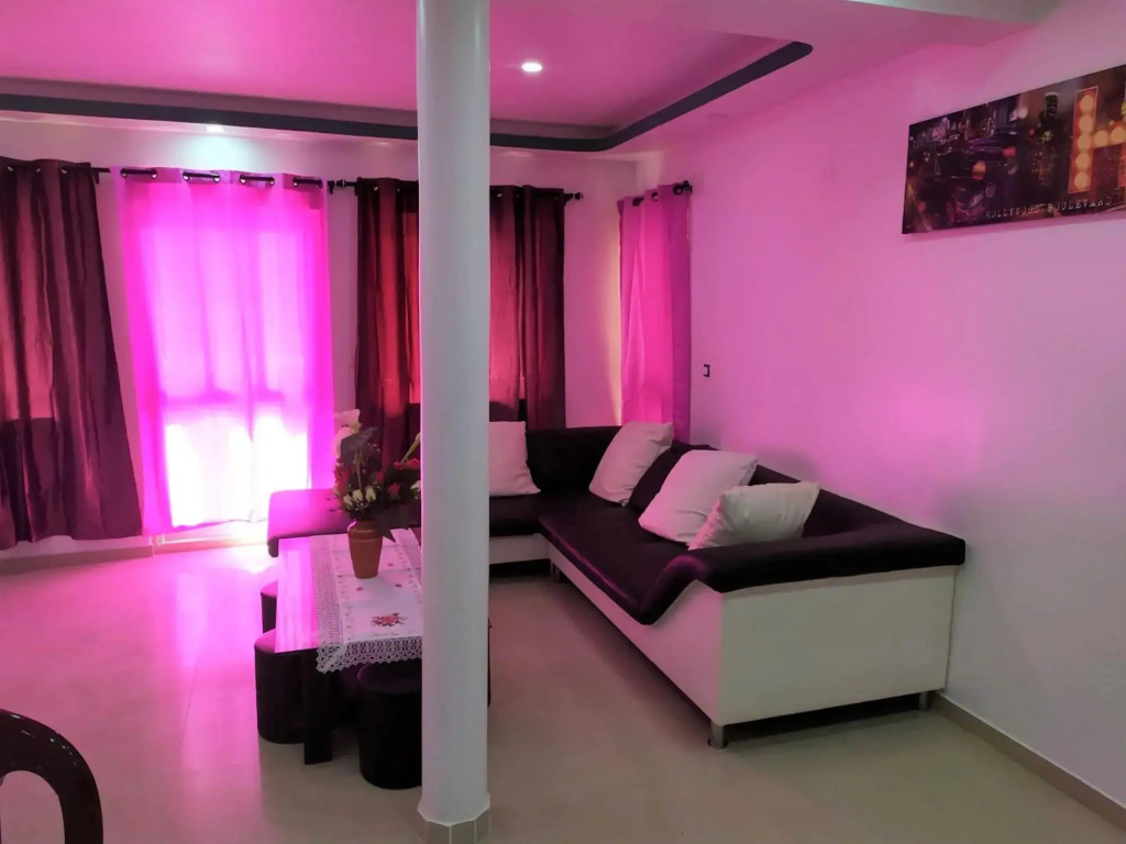 Casa Cabral : Big Apartment next to the beach