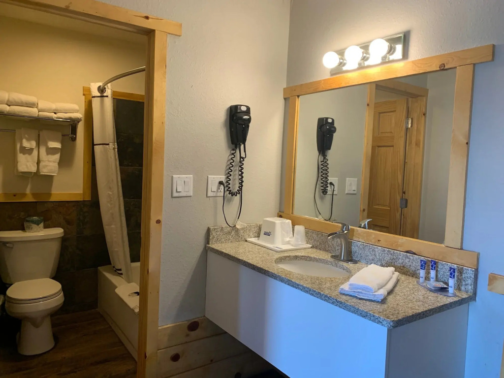 Americas Best Value Inn Wall