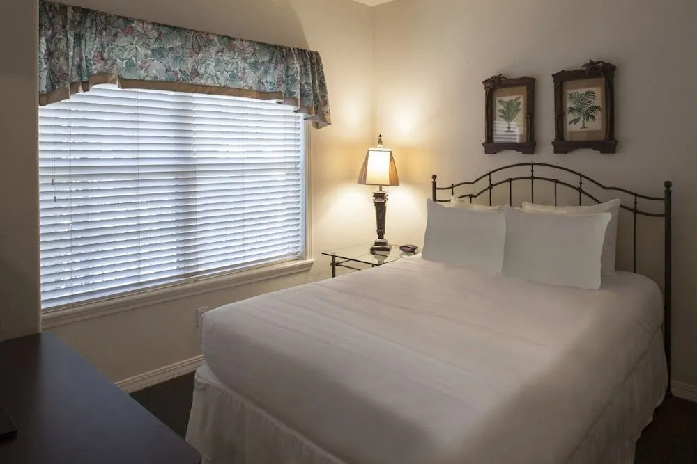 French Quarter Resort by Coolvacay