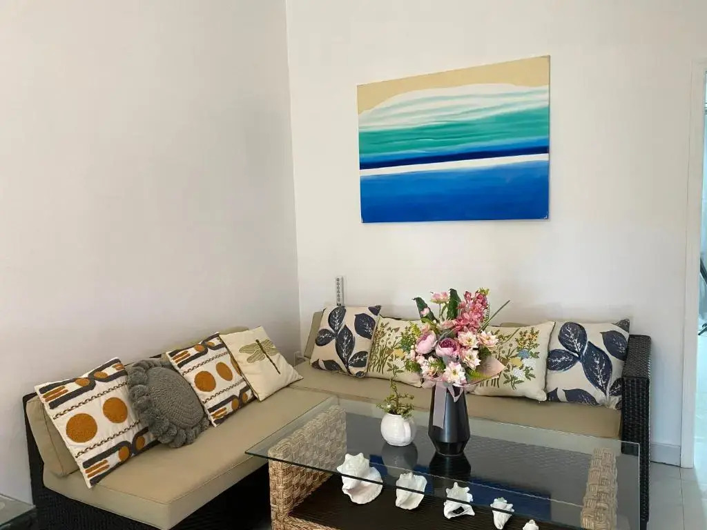 Lovely 2-bedroom Apartment in Venetian Road