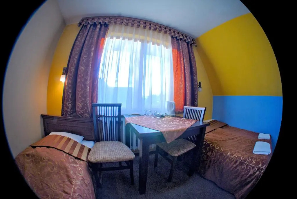 Willa Słoneczna - Pokoje i apartamenty - 10 minut do term na piechotę