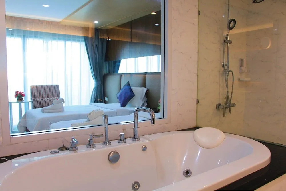 Capital O 1088 Golden Dragon Beach Resort