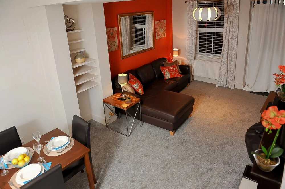 Select Serviced Accommodation - Canal Walk