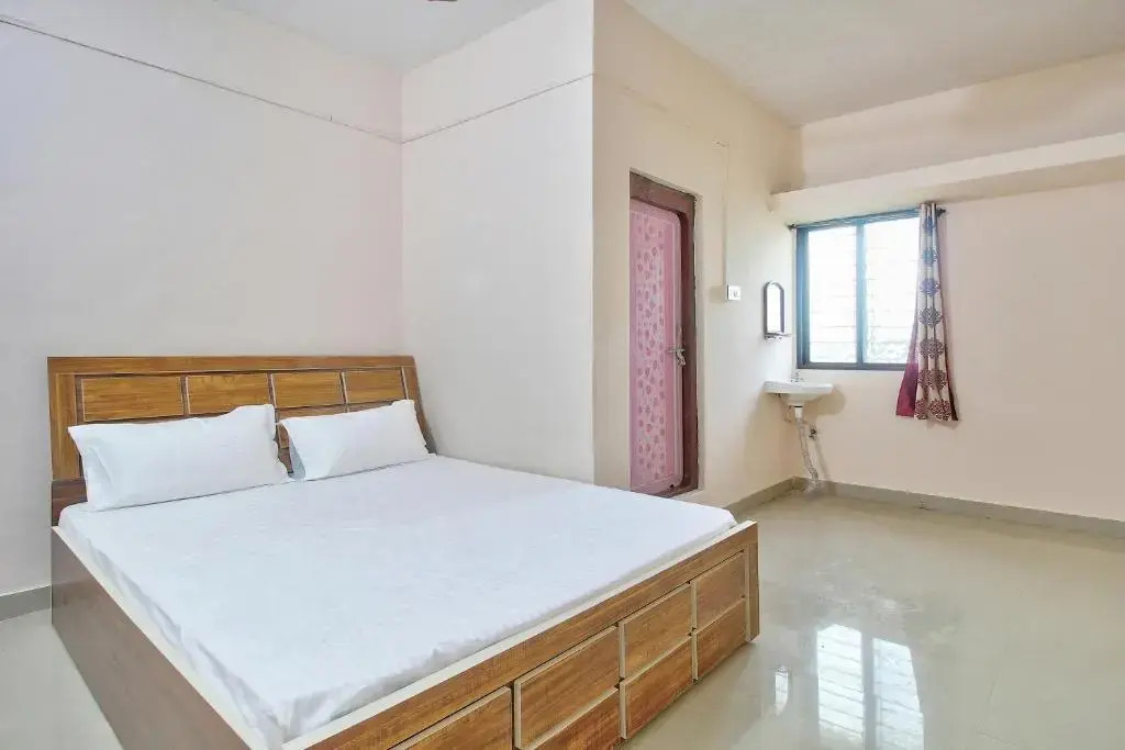 SPOT ON 43864 Shubh Ratna Lodge SPOT