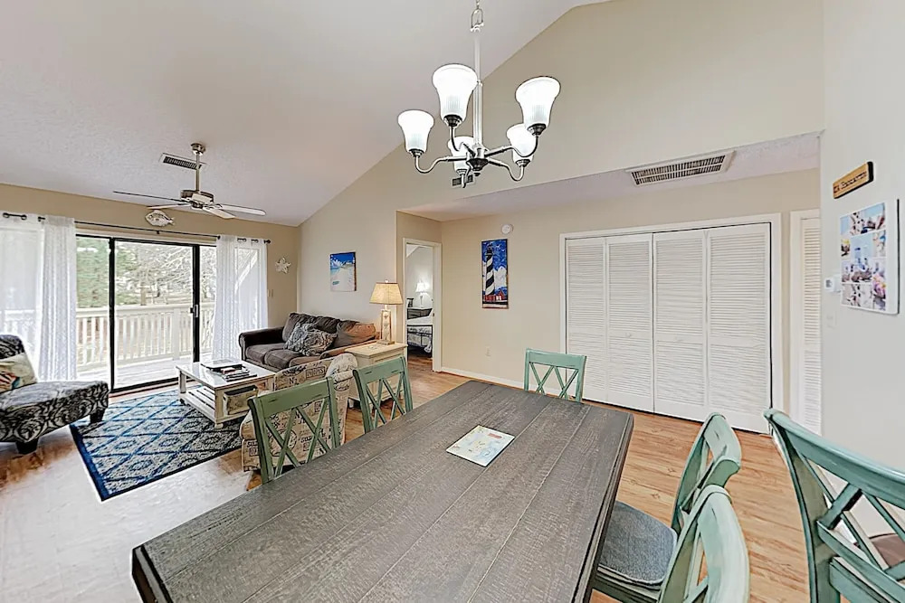 New Listing! Kingston Plantation W/ 5 Pools! 3 Bedroom Condo