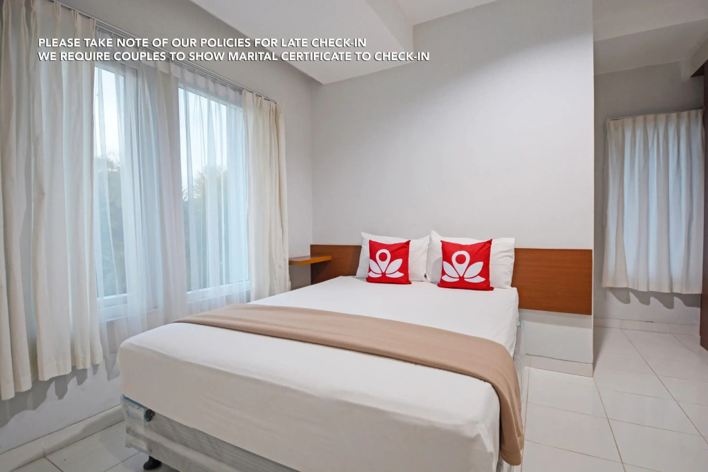 ZEN Rooms Puri Indah Syariah