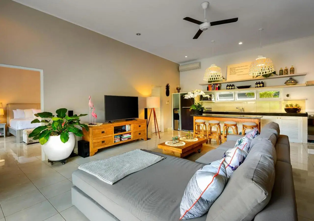 Villa Bloom 4 - 2 King bedrooms and 1 Bunk Room , private pool, sleeps up to 8