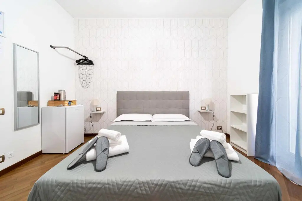 Dante 138 Class rooms & apartments