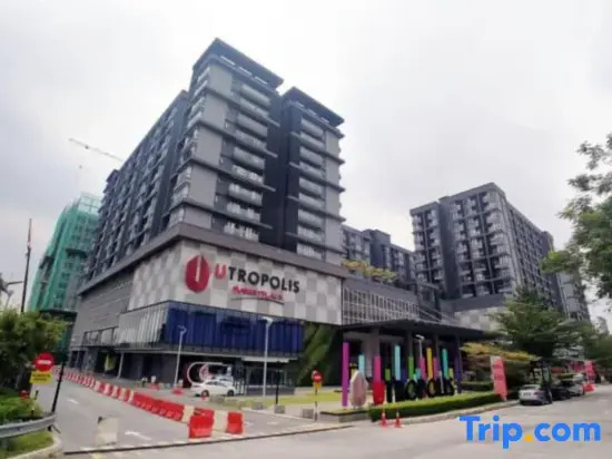 Pool View Geniehome 3BR2B Free Wifi @ Shah Alam Glenmarie