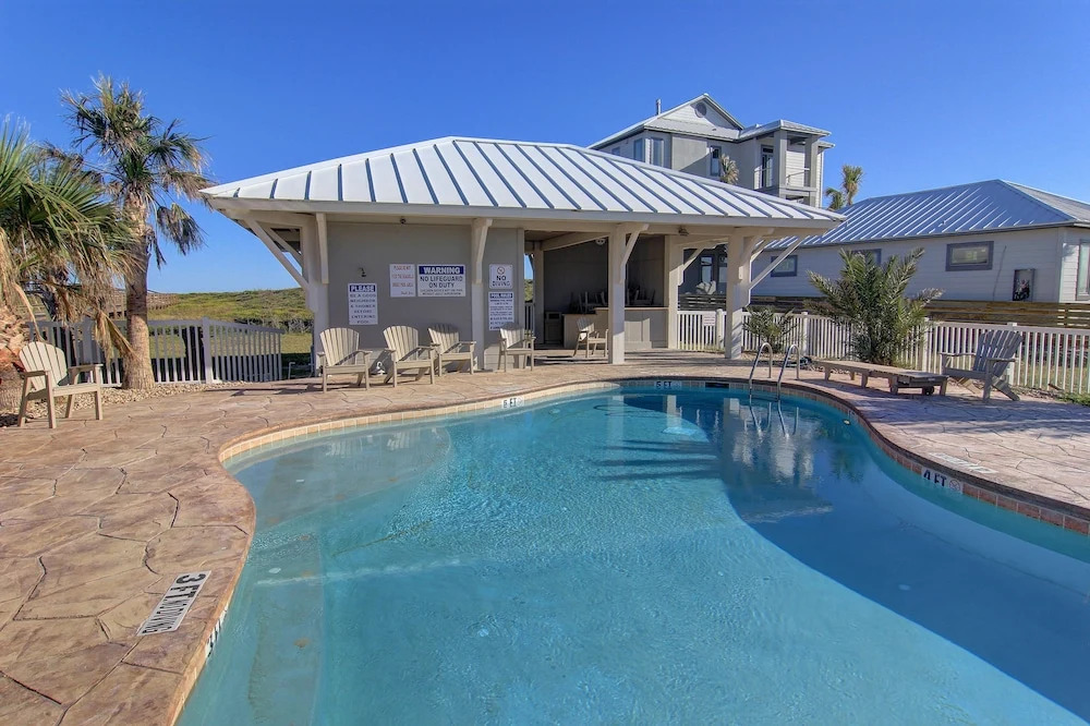 The Blue Pearl 8133 by RedAwning