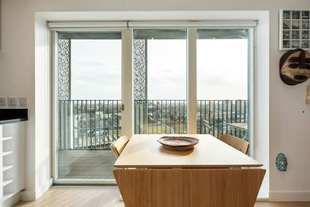 Chic & Contemporary Studio Apartment With Balcony in East London